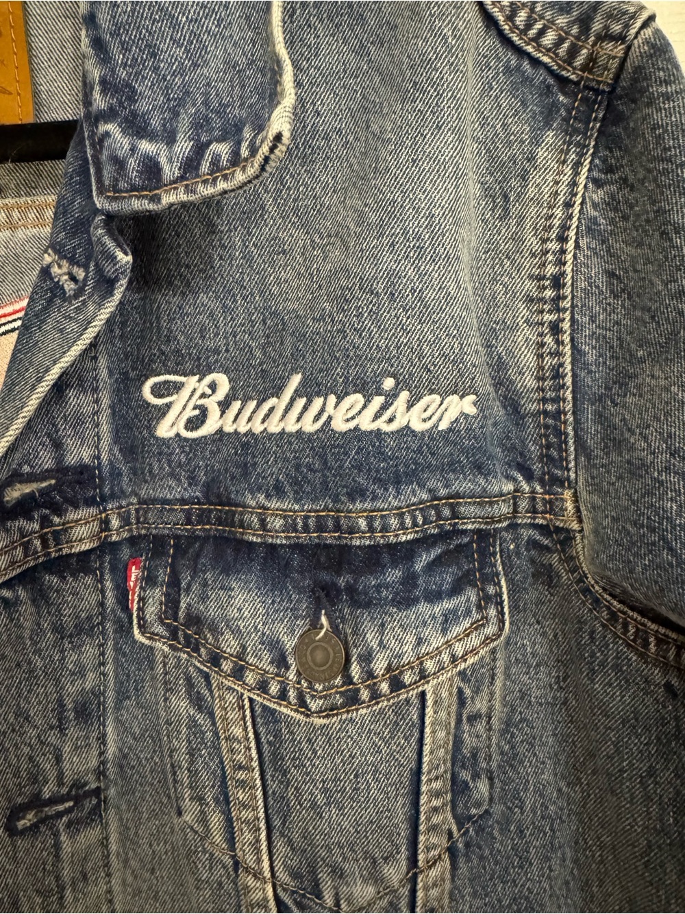 UNIQUE ONE OF A KIND! Budweiser, vintage Levi’s, jean jacket - Picture 2 of 4